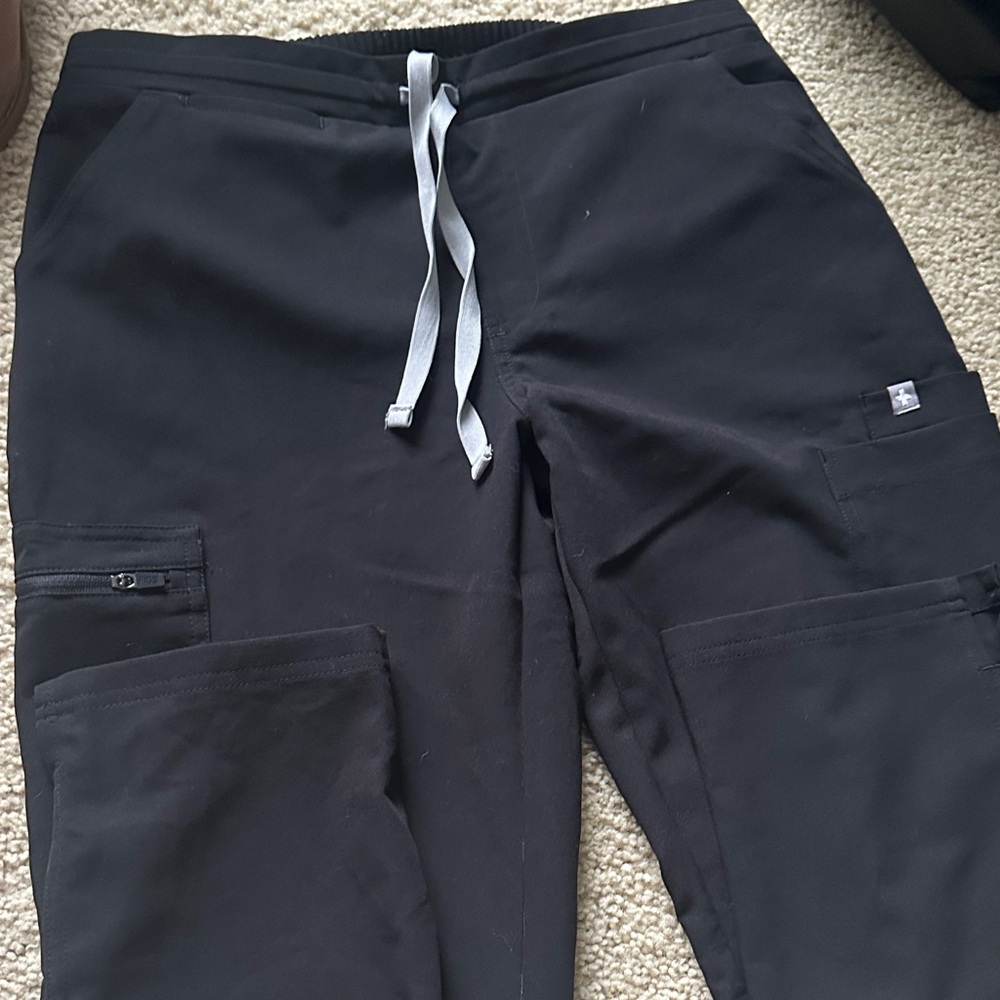 Figs women’s scrub pants
